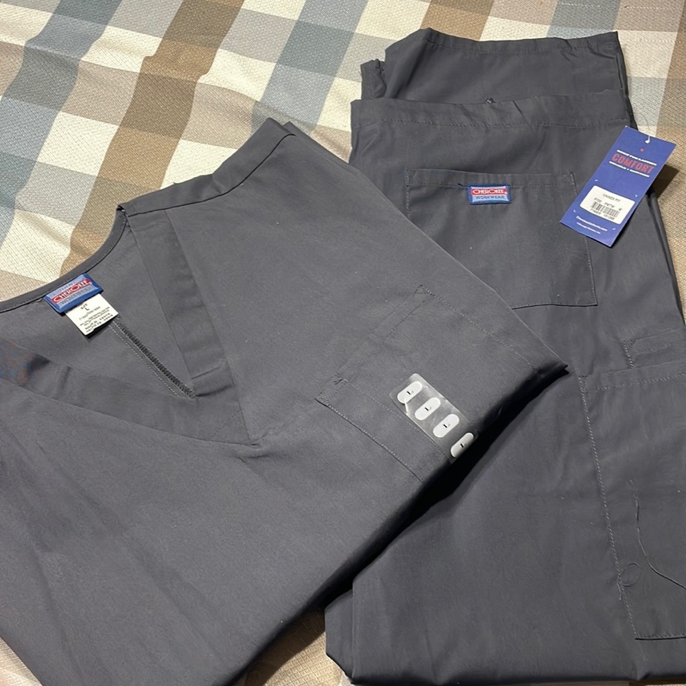 Cherokee workwear uniform set